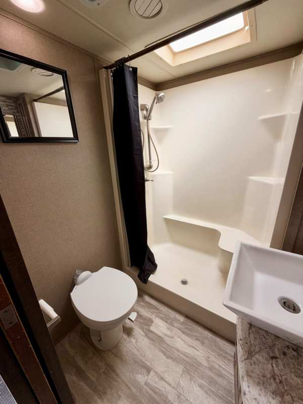 2016 Grand Design Solitude foto 14