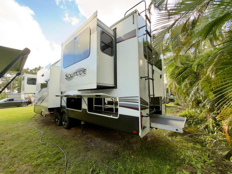 2022 Grand Design Solitude foto 6