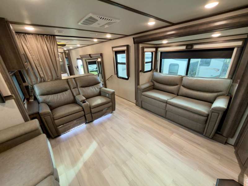 2022 Grand Design Solitude foto 8