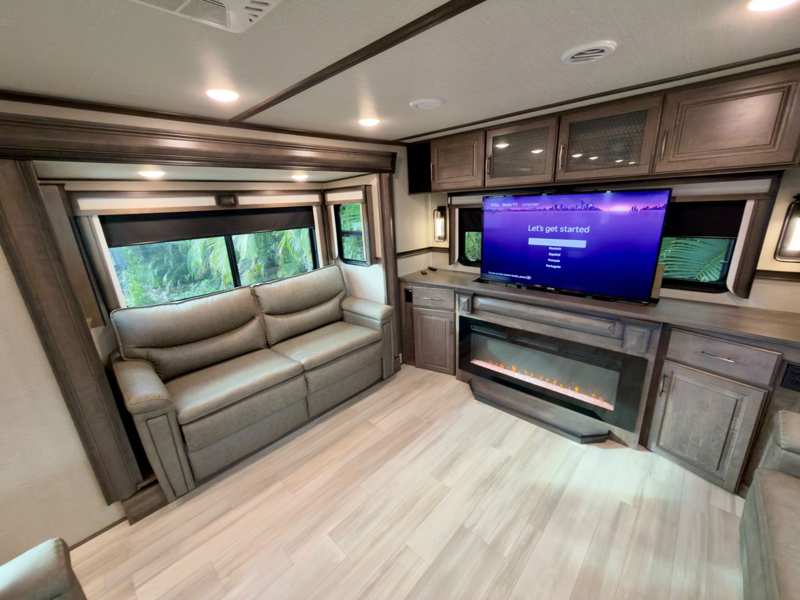 2022 Grand Design Solitude foto 10