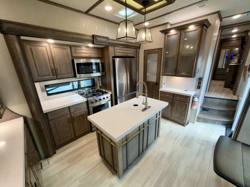 2022 Grand Design Solitude foto 11