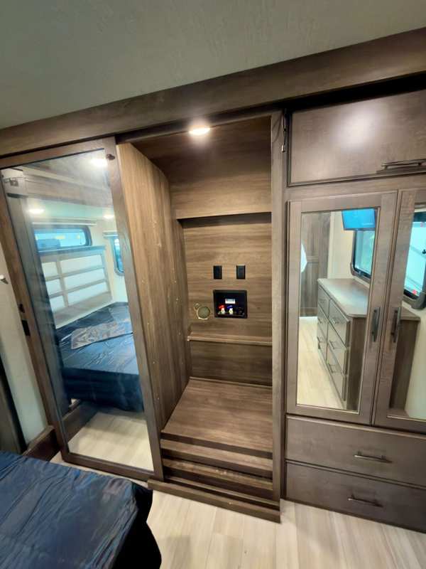 2022 Grand Design Solitude foto 17