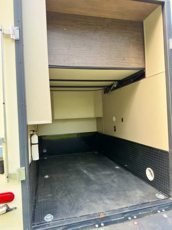 2018 Grand Design Solitude 374TH Toy Hauler foto 6