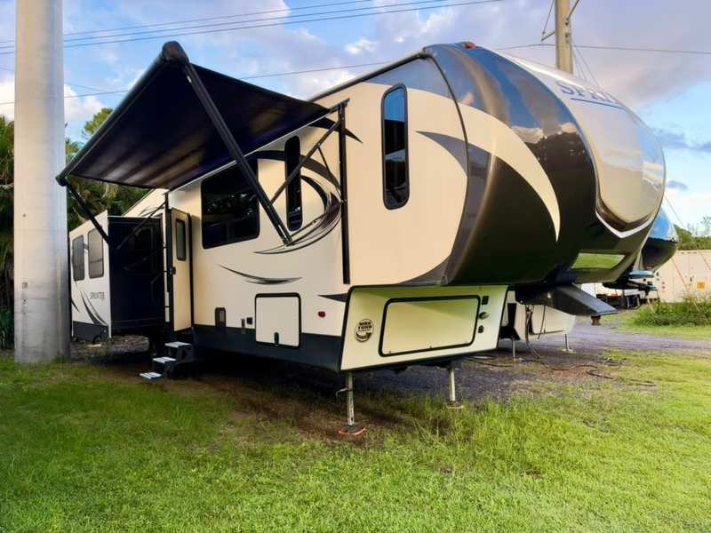 2018 Keystone Sprinter 357FWLFT foto 2